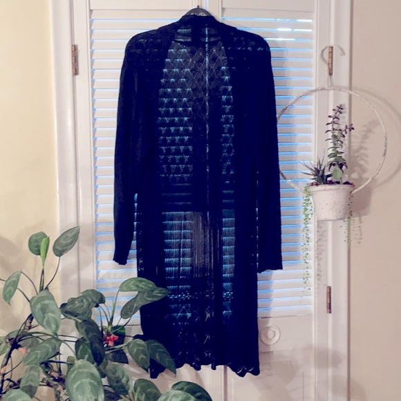 🎭 2 for $20 Lace-like black sweater vest. - Picture 3 of 3